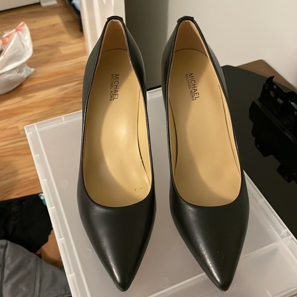 Heels - Picture 2 of 4